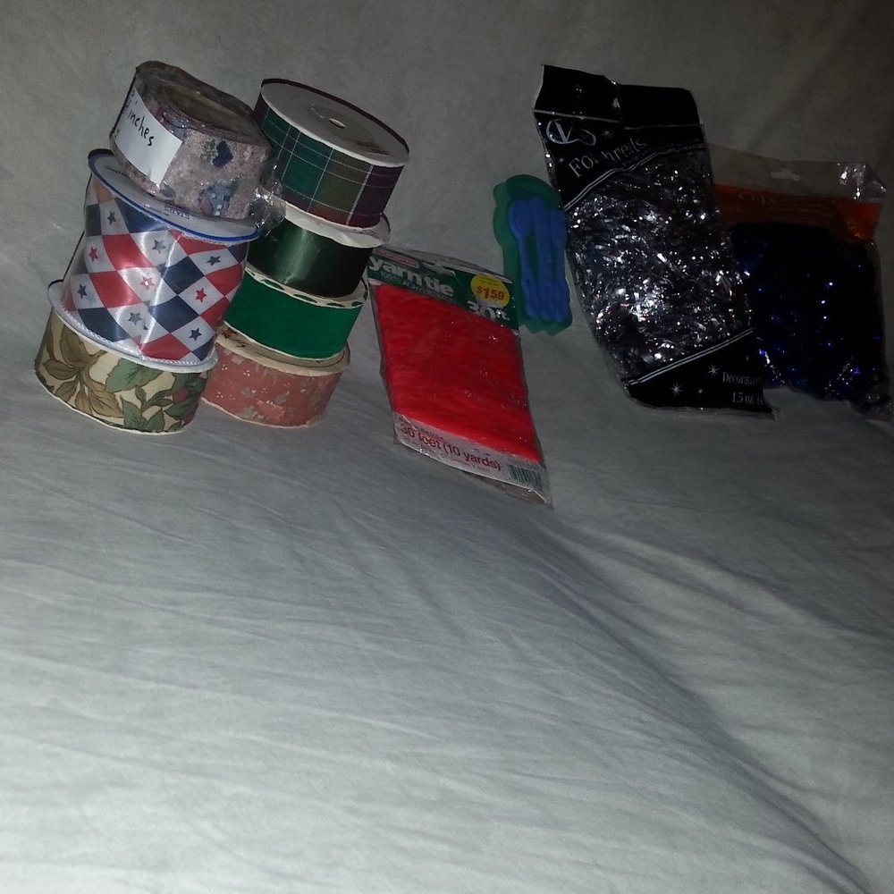 11 Vintage Ribbons and other Items - Picture 5 of 6